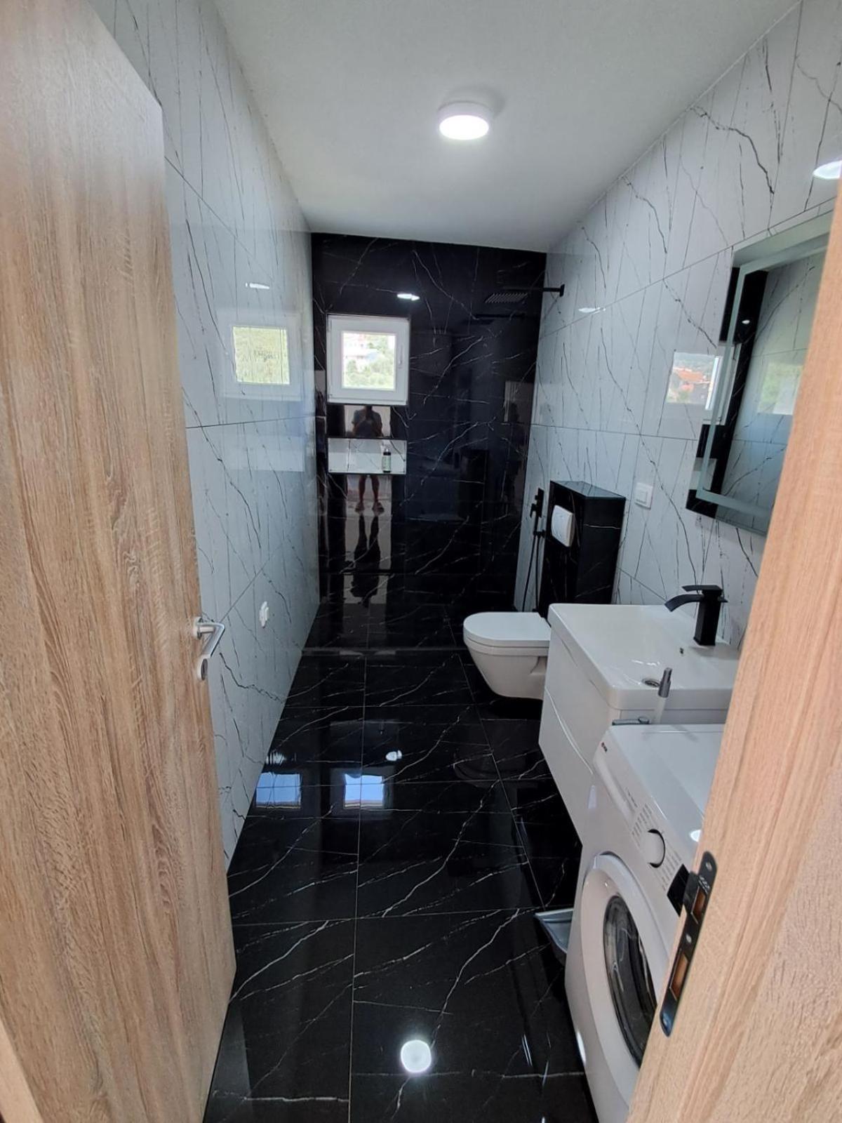 Bonaca - Bar Apartment Bagian luar foto